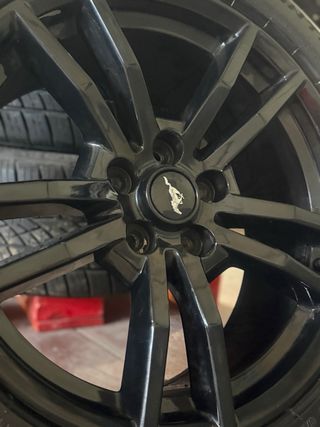 Llantas Ford Mustang 18” Neumáticos Continental