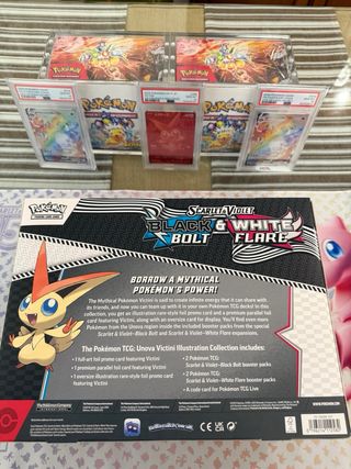 Collezione Illustrazione Victini Pokémon Scarlet & Violet