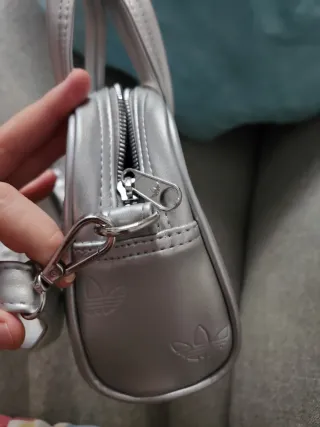 Bolso Adidas plateado