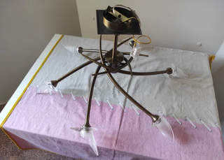 Lámpara de techo y mesita metal y cristal