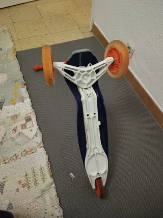 Patín 3 Ruedas con Luces