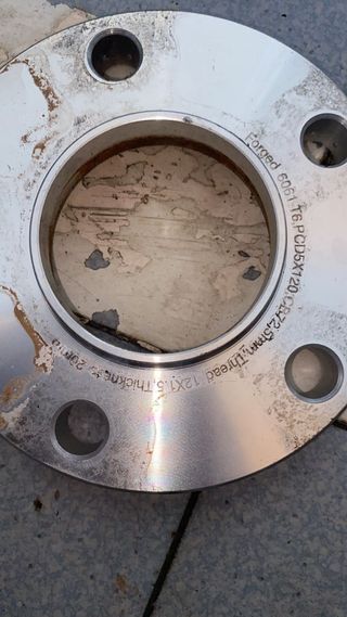 Separadores BMW (4 unidades) + Tornillos