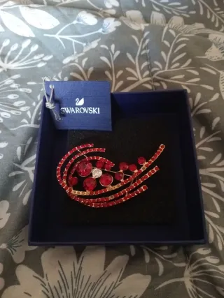 Broche Swarovski Rojo