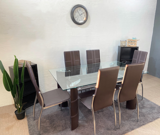 Comedor moderno con 6 sillas nuevo