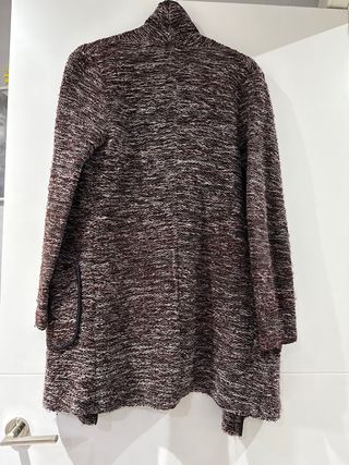 Cárdigan abierto negro y burdeos