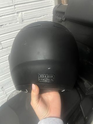 Casco de moto negro. Talla M