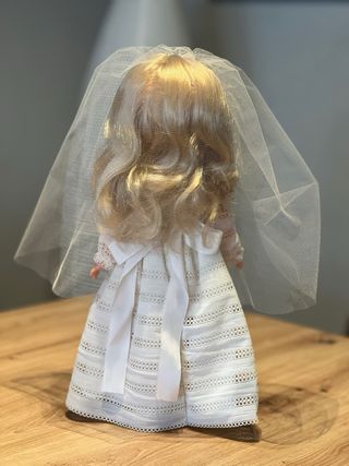 Muñeca Famosa Comunión Vestido Blanco