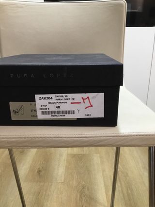 Zapatos de tacón marrones sin estrenar