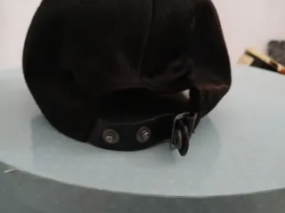 Gorra satinada H&M negra