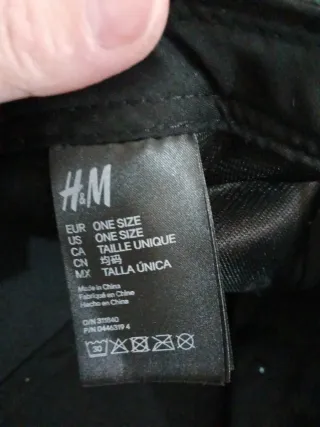 Gorra satinada H&M negra