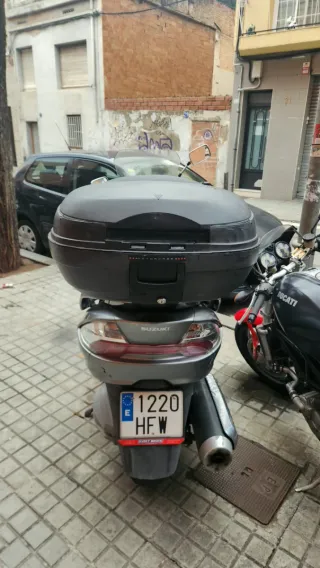 Suzuki Burgman 400cc 2012