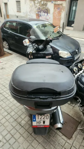 Suzuki Burgman 400cc 2012