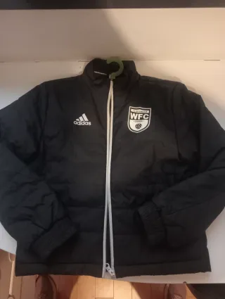Abrigo ligero niño fútbol. Talla 5/7 años