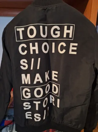 Cazadora bomber chico Bershka negra