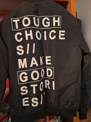 Cazadora bomber chico Bershka negra