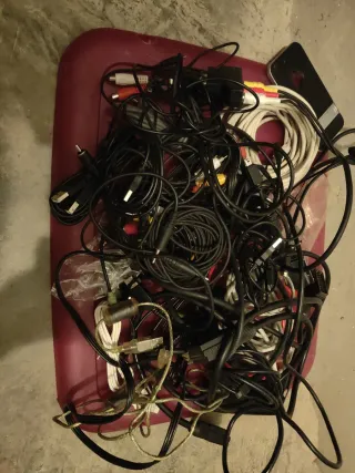 Lote Cables Varios: iPhone, USB, Euroconector