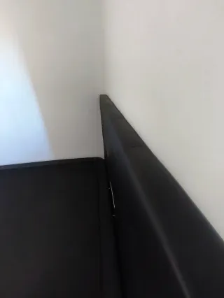 Canapé y cabecero polipiel negro