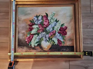 Cuadro de flores moradas y doradas