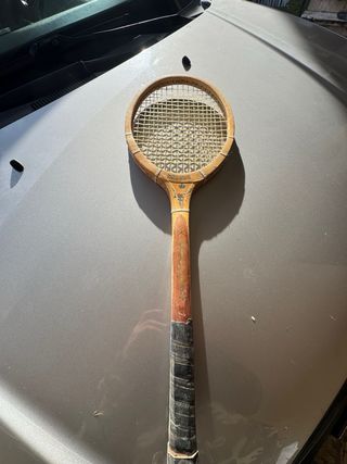 Antigua Raqueta de Tenis Regent