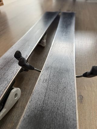 Esquís Wedze Boost 500 con fijaciones