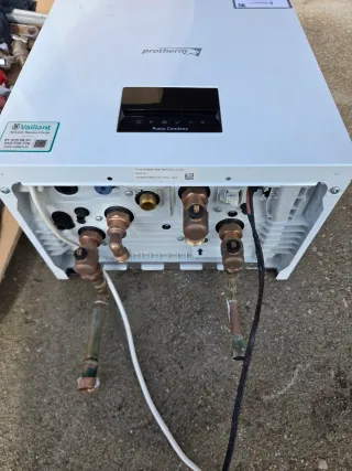 Caldera de gas Protherm blanca