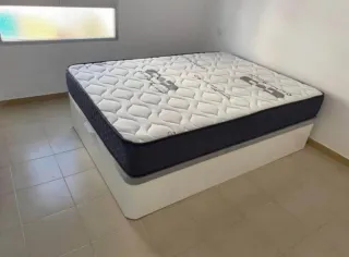 Canapés y colchones nuevos