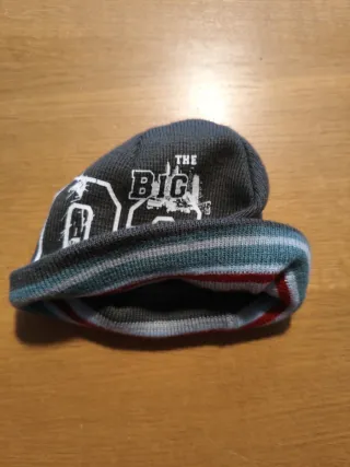 Berretto invernale per bambini. Il grigio è reversibile.