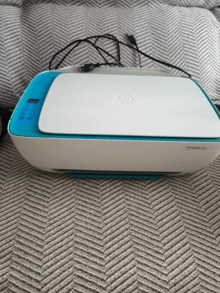 Impresora HP Multifunción Blanca y Azul