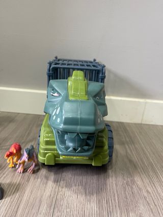 Lote Juguetes Dinosaurios Camión y Árbol