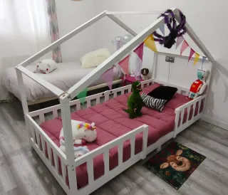 Cama Montessori Infantil Blanca.