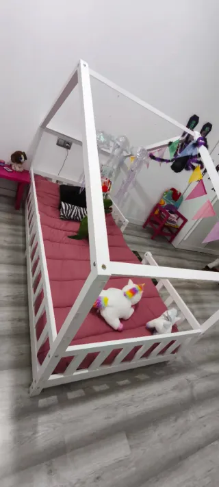 Cama Montessori Infantil Blanca.