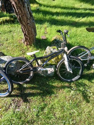 3 Bicicletas BMX para reparar