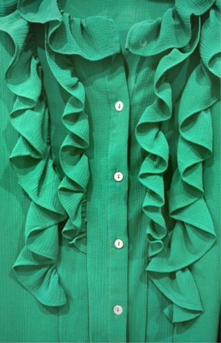 Blusa verde con volantes. Zara Talla XS