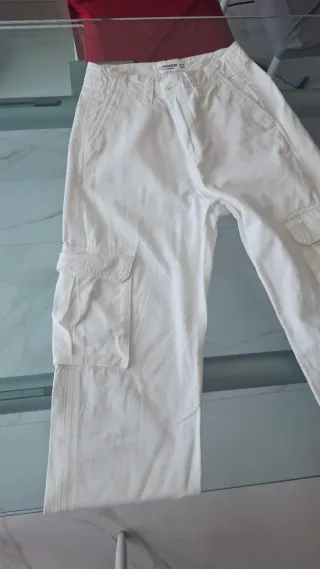 Pantaloni bianchi cargo