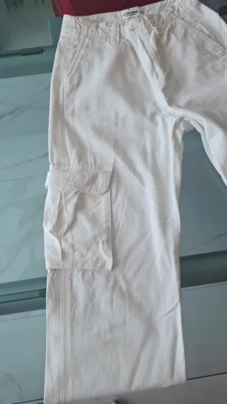 Pantaloni bianchi cargo