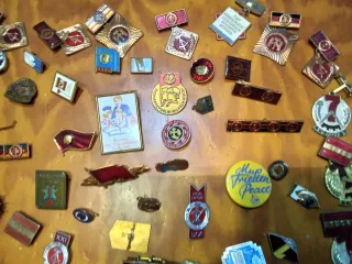 Lote Pins y Medallas RDA Antigua