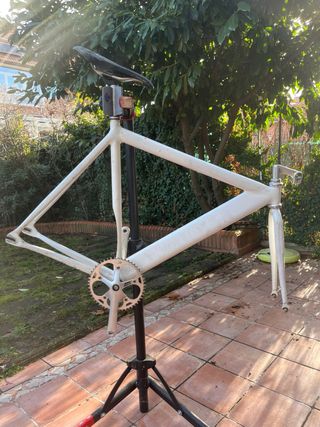 Cuadro de bicicleta de pista blanco