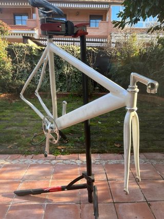 Cuadro de bicicleta de pista blanco