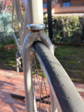 Cuadro de bicicleta de pista blanco