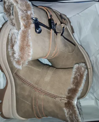 Stivali invernali beige con pelo