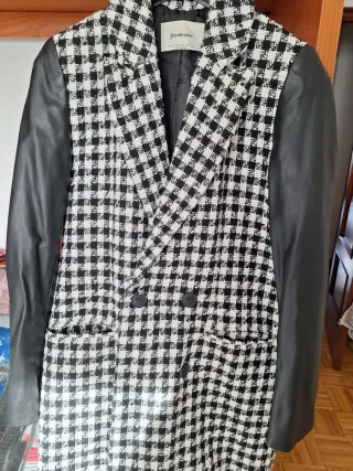 Abrigo cuadros doble botonadura Stradivarius