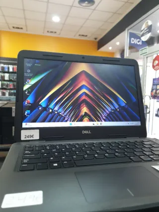 Portátil Dell Intel Core i3 8GB RAM 240GB SSD