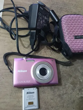 Cámara Nikon Coolpix S2500 Rosa