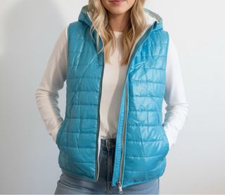 Gilet Over-D Celeste con Cappuccio