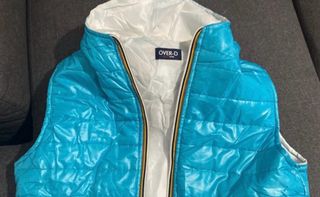 Gilet Over-D Celeste con Cappuccio