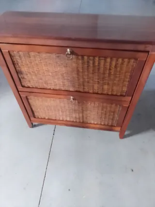Zapatero antiguo madera y mimbre