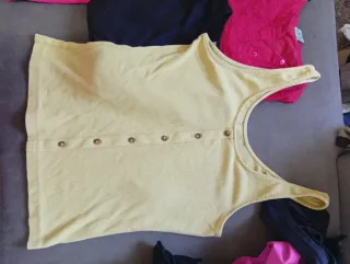 Lote 4 Tops Mujer Talla S con botones.precio todo