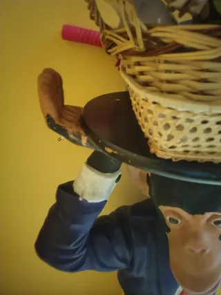 Mesa auxiliar mono traje