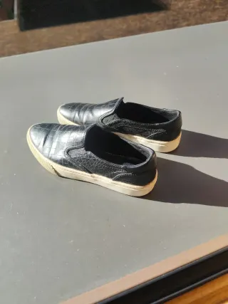 Zapatos Bershka negros talla 38