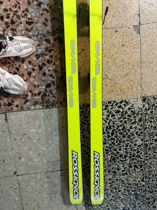 Esquís Rossignol amarillos